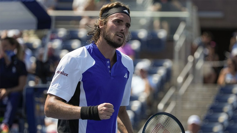 Paris Masters: Ζβέρεφ-Τσιτσιπάς 1-0 σετ (7-5, 1-1)