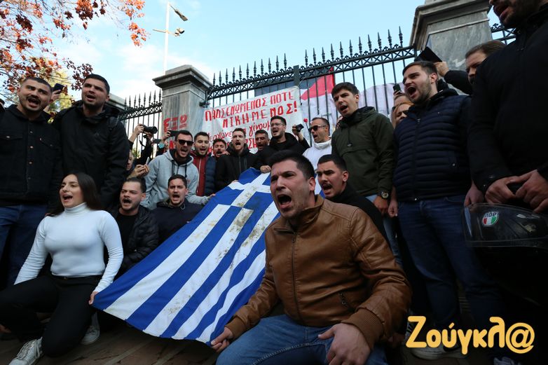 Πολυτεχνείο: Σε εξέλιξη η πορεία προς την αμερικανική πρεσβεία