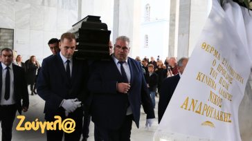 Μανούσος Μανουσάκης