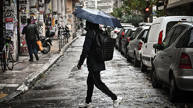 Ισχυρή καταιγίδα στην Αττική – Επιδείνωση των φαινομένων τις επόμενες ώρες