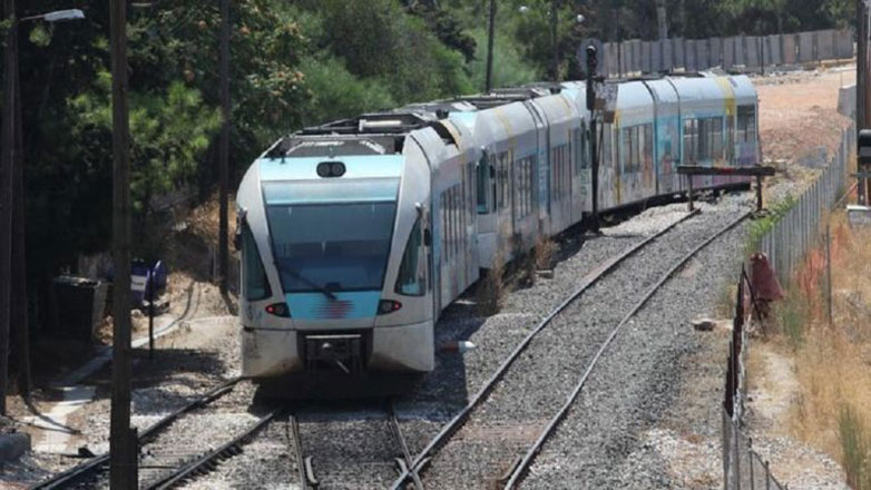 Παρά λίγο ατύχημα στον προαστιακό: Πτώση παντογράφου σε αποβάθρα του αεροδρομίου