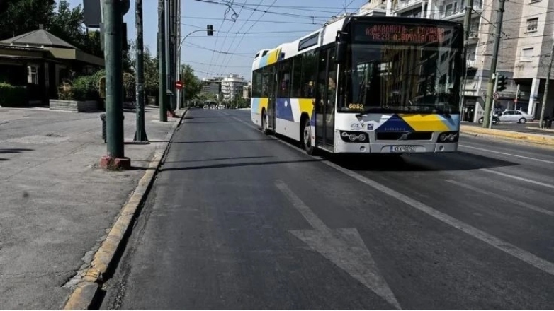 Τρόμος για επιβάτες λεωφορείου στον Κορυδαλλό