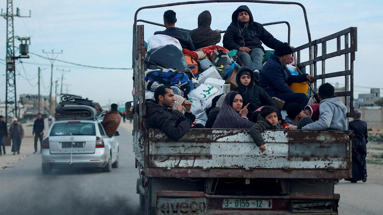 Η Ράφα ανοίγει, η Αίγυπτος ανησυχεί, ο Τραμπ απειλεί