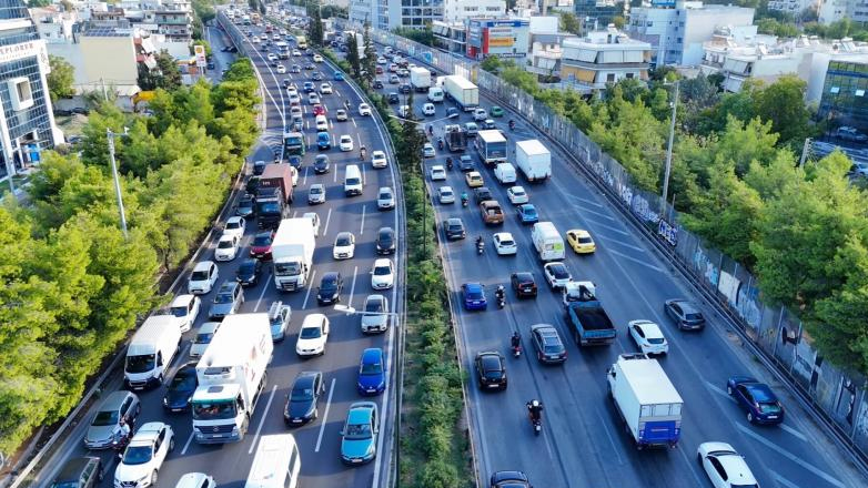 Στα «κόκκινα» ο Κηφισός, μετά από καραμπόλα πέντε οχημάτων