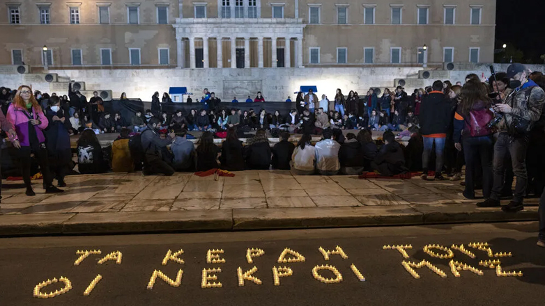 Τέμπη: Οι συγγενείς κατέθεσαν κατεπείγουσα αίτηση στον πρόεδρο της Βουλής