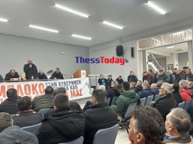 Σκληραίνουν τη στάση τους οι αγρότες: Αποφάσισαν τρίωρους αποκλεισμούς με τρακτέρ