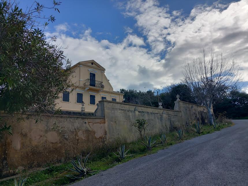 Με μία μαχαιριά σκότωσαν την συμβολαιογράφο