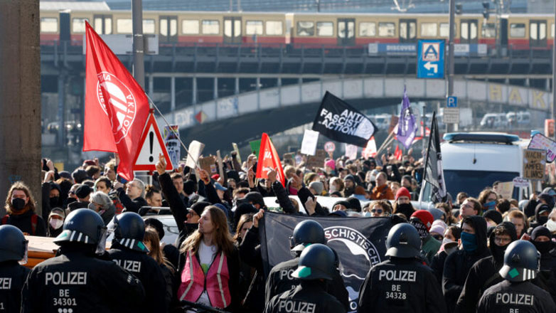 Γερμανία: Διαδηλώσεις κατά της ακροδεξιάς στο Αμβούργο – Πορεία νεοναζί στο Βερολίνο