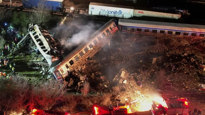 Τέμπη: «Επέστρεψαν τη σορό του πατέρα μου με άλλα ρούχα από αυτά που φορούσε»