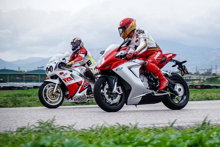 O 'Ago' διέπρεψε στις πίστες με μοτοσικλέτες της MV Agusta και της Yamaha... (Φωτό: Amazing Studio - Νίκος Ζάγκας)