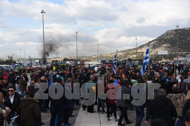 Στον Ισθμό Κορίνθου εκατοντάδες διαδηλωτές που στοχεύουν να μεταβούν στην Αθήνα