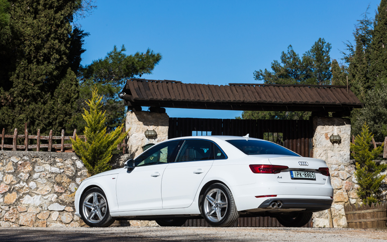 Κλασικές γραμμές Audi A4...