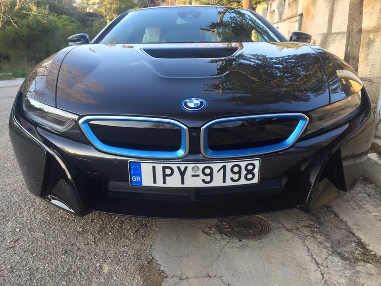 BMW i8... Και αυτό κυκλοφορεί ανάμεσά μας!