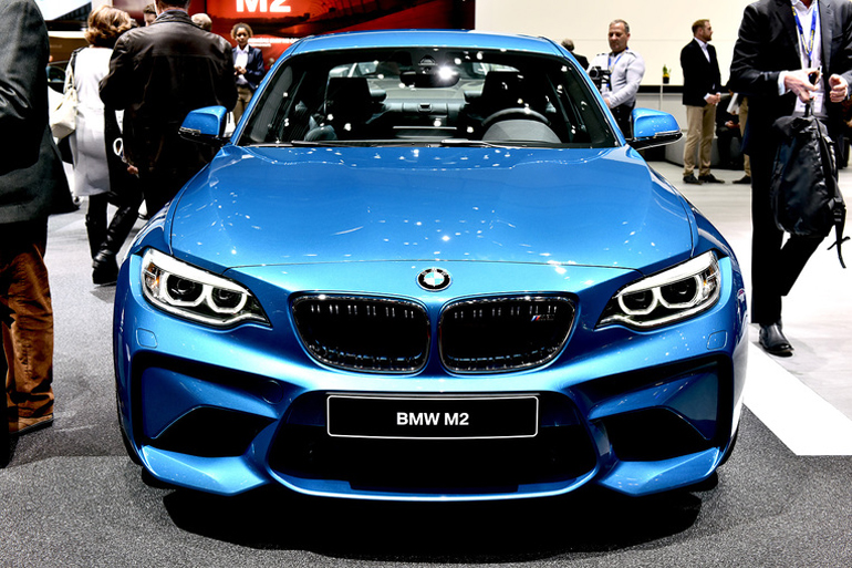 H BMW M2 αποδίδει 370 ίππους και παράγει 465 Nm ροπής. To 0-100 επιτυγχάνεται σε 4.3 δευτερόλεπτα...