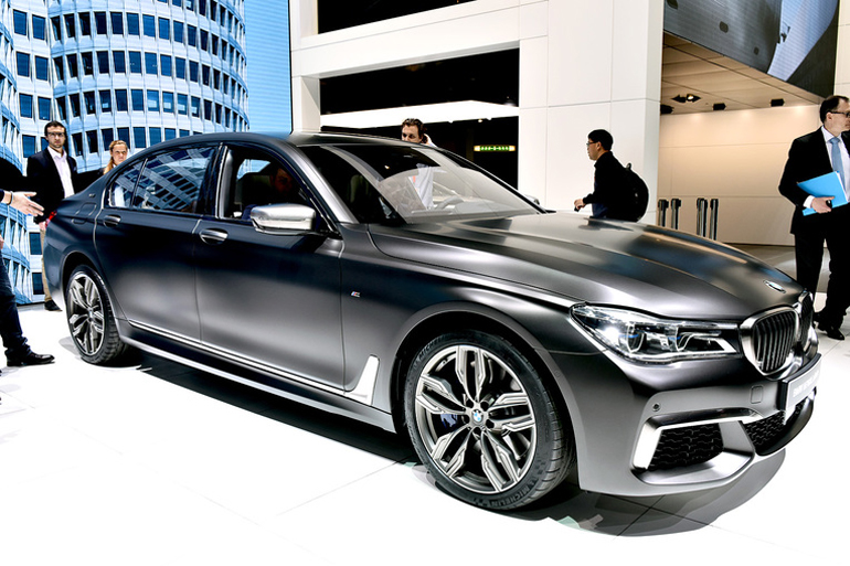Παγκόσμια πρεμιέρα για την κορυφαία έκδοση της 7άρας που συνοδεύεται από το γράμμα 'Μ'. Η BMW M760Li xDrive εφοδιάζεται με κινητήρα V12 6.6 λίτρων ο οποίος παράγει 600 Nm ροπής...