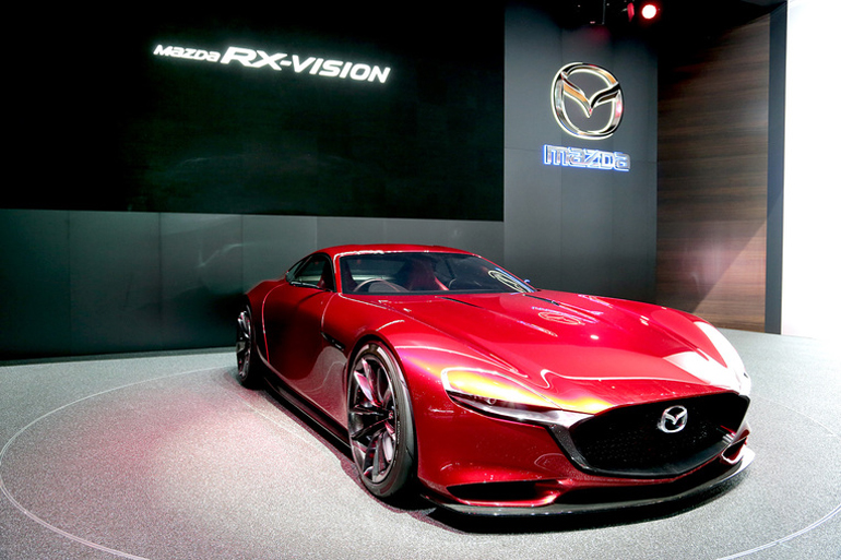 To Mazda RX-Vision είναι ένα πρωτότυπο εντυπωσιακό coupe μοντέλο...