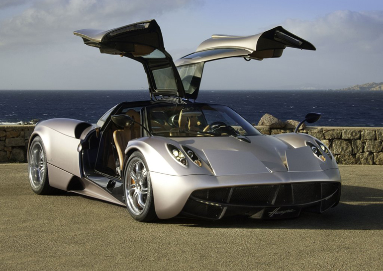 H Pagani Huayra πωλείται πάνω από 1 εκατ. ευρώ...