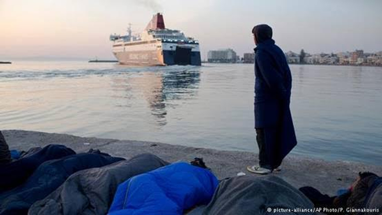 Tα πλοία φεύγουν για Πειραιά χωρίς μετανάστες