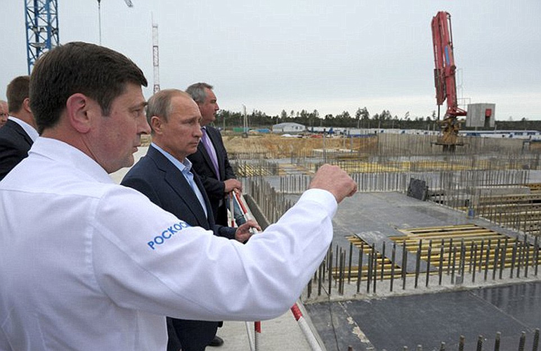 2015: Ο Πούτιν επιθεωρεί το εργοτάξιο