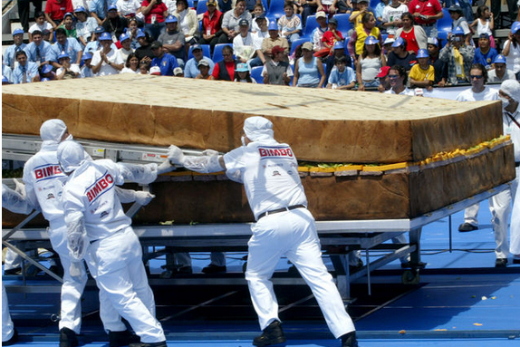 Σάντουιτς 3,178 κιλών παρασκευάστηκε στο Μεξικό το 2004
