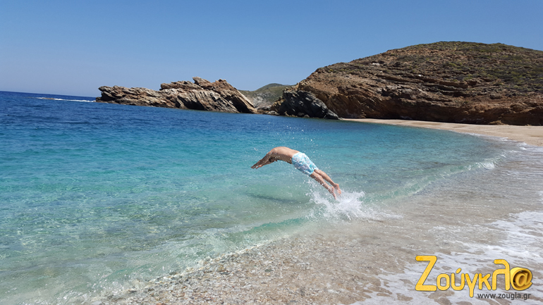 Ευκαιρία για την πρώτη καλοκαιρινή βουτιά σε μία απίστευτη θάλασσα...