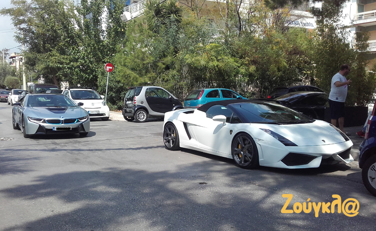 Δύο super cars μαζί. BMW i8 και Lamborghini Gallardo Spyder..