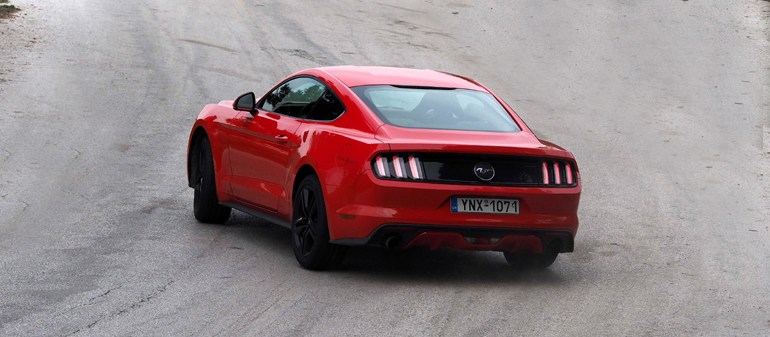 Με μία Ford Mustang κάνεις... παιχνίδι!