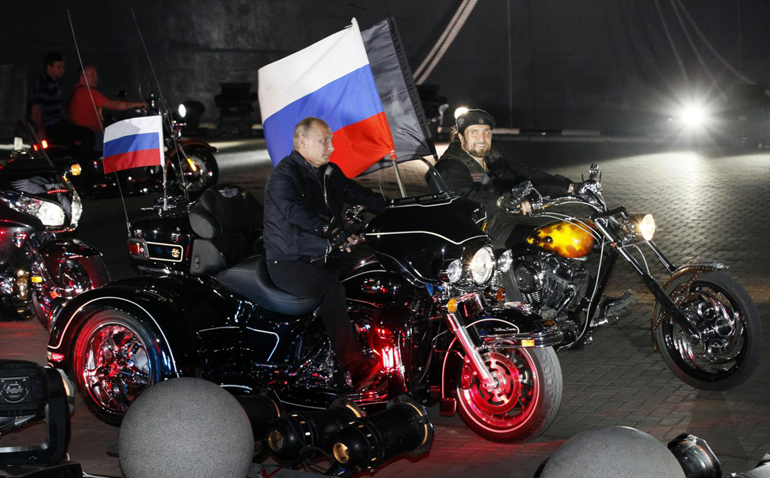 Ακόμα και ο Βλαντίμιρ Πούτιν έχει εμφανιστεί και μάλιστα αρκετές φορές με Harley Davidson Tri-Glide. Από εκεί και πέρα τα λόγια είναι περιττά...