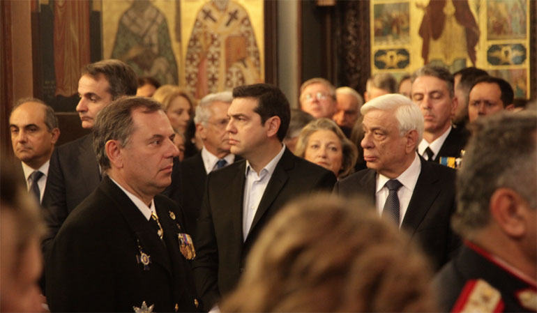 Από αριστερά: Μητσοτάκης, Τσίπρας, Παυλόπουλος στην εκκλησία