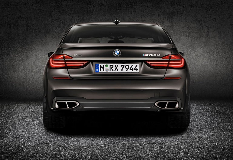 Η BMW M760Li XDrive... 