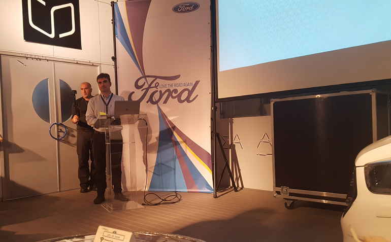 Γιάννης Κάτωρριτς (εμπρός) και πίσω του ο Τάκης Πουρναράκης κατά τη διάρκεια παρουσίασης του νέου Ford Kuga...
