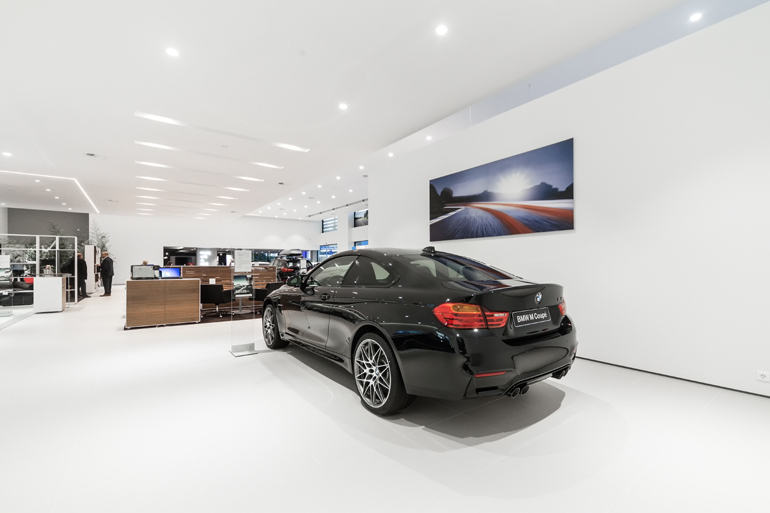 Σε αυτη την έκθεση θα δεις και ποθητά αυτοκίνητα όπως η BMW M4...
