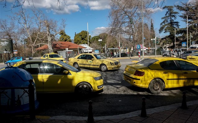 Ελέγθηκαν γνωστές πιάτσες ταξί 