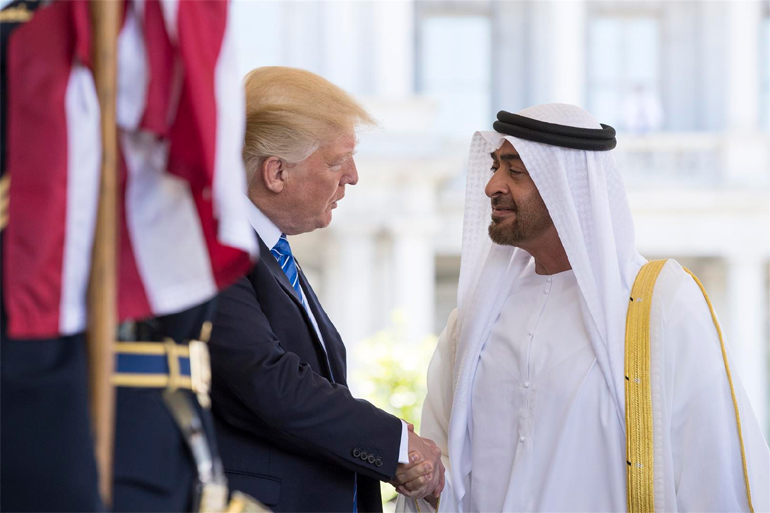 Ο πρόεδρος των ΗΠΑ συνομιλεί με τον Σαουδάραβα πρίγκιπα