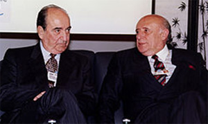 Με τον Τούρκο πρωθυπουργό Σ. Ντεμιρέλ (1992)