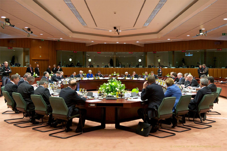Η συμφωνία του Eurogroup περιλαμβάνει πιο συγκεκριμένο πλαίσιο για το χρέος με επέκταση της χρονικής διάρκειας των δανείων EFSF από 0 έως 15 χρόνια