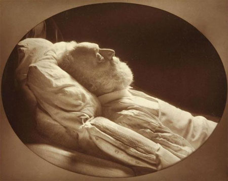 Ο Ουγκώ στο νεκρικό κρεβάτι, φωτογραφημένος από τον Félix Nadar