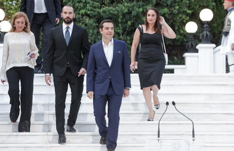 Ο πρωθυπουργός, Αλέξης, Τσίπρας με τον κυβερνητικό εκπρόσωπο, Δημήτρη Τζανακόπουλο