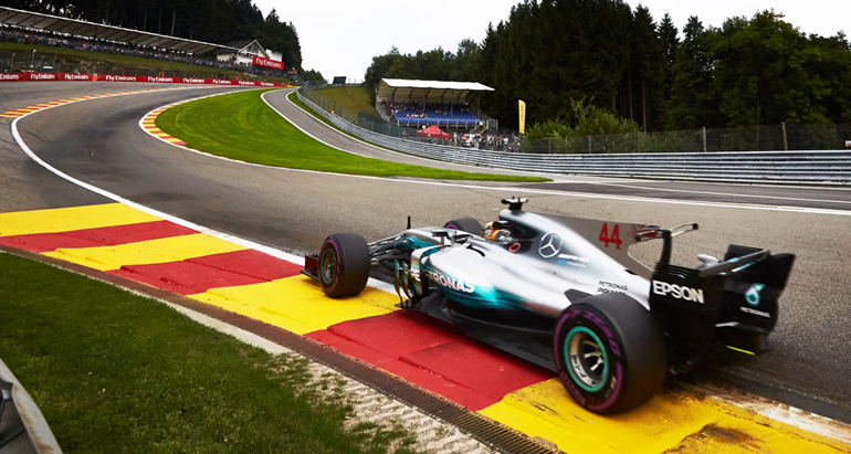 H Mercedes του Hamilton άγγιξε τα 322.8 χλμ./ώρα