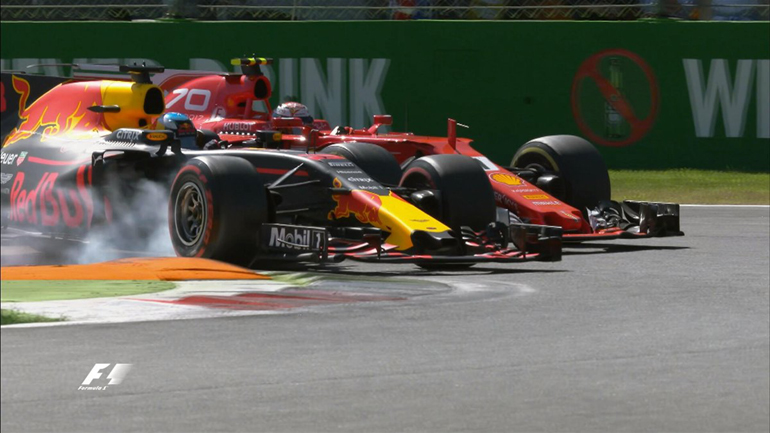 H προσπέραση του Ricciardo στον Raikkonen