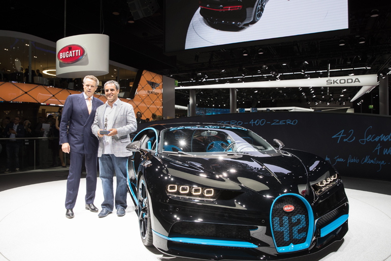 Η Bugatti Chiron είναι το αυτοκίνητο που ξεπερνά σε τελική τα 400 χλμ./ώρα. αυτή την ταχύτητα που έχει καταγραφεί έχει πιάσει ο πρώην πιλότος της Formula 1, Pablo Montoya (φωτό δεξιά)