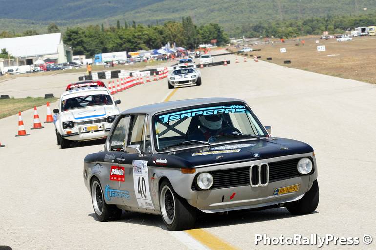 O Κώστας Τσαπέπας με BMW 2002