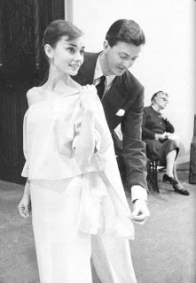 O Hubert de Givenchy με την Audrey Hepburn