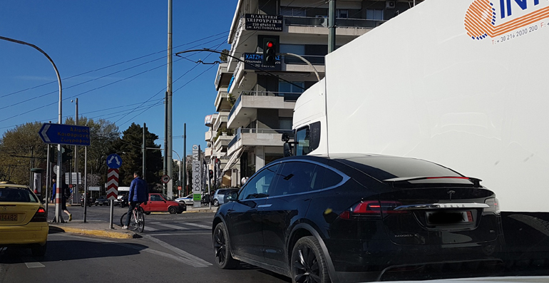Ακόμα ένα Tesla στους ελληνικούς δρόμους