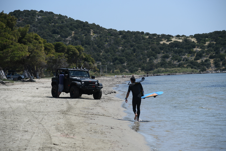 Ένα Jeep Wrangler είναι φτιαγμένο για να σε ταξιδεύει αλλού...