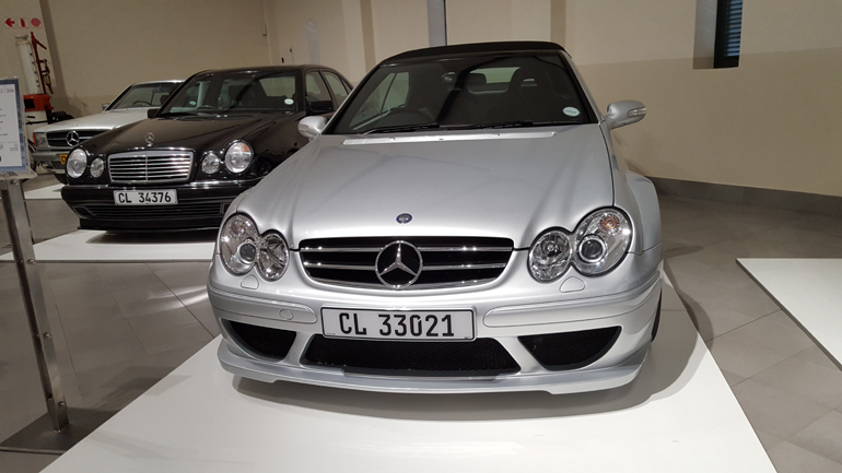 H Mercedes-Benz CLK DTM AMG Cabrio είναι μία ειδική έκδοση της CLK Coupe. Η συγκεκριμένη είναι μοντέλο του 2006 και εκείνη τη χρονιά κατασκευάστηκαν μόλις 80 μονάδες. Ο V8 κινητήρας έχει χωρητικότητα 5.439 κ.εκ. αποδίδει 582 ίππους, παράγει 800Nm ροπής και εφοδιάζεται με αυτόματο κιβώτιο πέντε σχέσεων. Το 0-100 επιτυγχάνεται σε 3,8 δευτερόλεπτα ενώ η τελική ταχύτητα αγγίζει τα 300 χλμ./ώρα