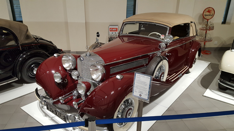 H Mercedes-Benz 540K Cabriolet C μοντέλο του 1936. Ο V8 supercharged κινητήρας χωρητικότητας 5.401 κ.εκ. αποδίδει 177 ίππους, συνδυάζεται με μηχανικό κιβώτιο 4 σχέσεων και έχει τελική ταχύτητα 170 χλμ./ώρα. Η ιδιαιτερότητα του συγκεκριμένου αυτοκινήτου είναι πως το έκανε δώρο γάμου ο Αδόλφος Χίτλερ στον βασιλιά της Αιγύπτου το 1938. Μάλιστα το 90% του μοντέλου διατηρείται στην αρχική του κατάσταση. 