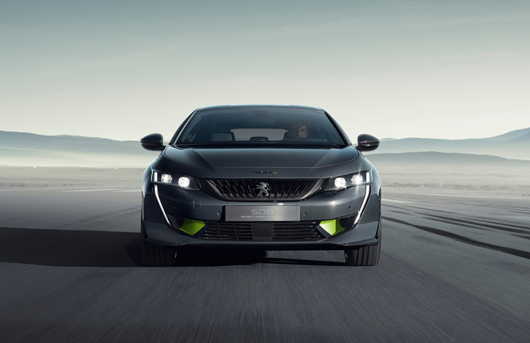 Το πρωτότυπο 508 Peugeot Sport Engineered φωτογραφήθηκε και βιντεοσκοπήθηκε στο Ελληνικό και συγκεκριμένα στις εγκαταστάσεις του πρώην αεροδρομίου...