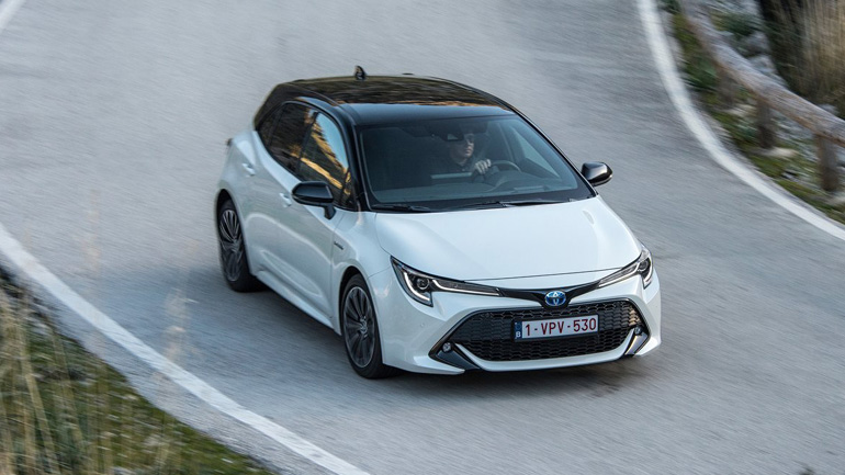 Οι τιμές ξεκινούν από 17.600 ευρώ με στάνταρ το Toyota Safety Sense