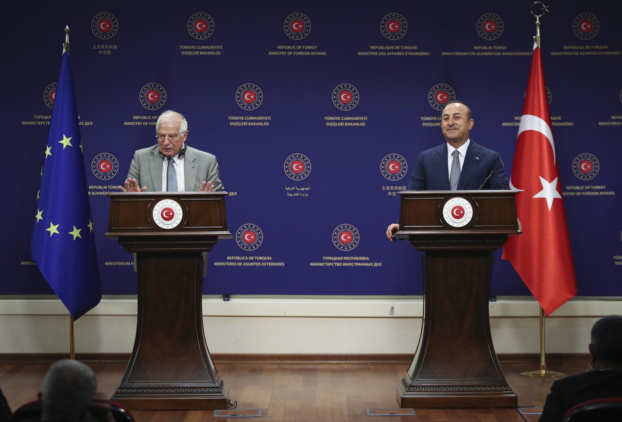 Ο Μπορέλ σε κοινή συνέντευξη τύπου με τον υπουργό Εξωτερικών της Τουρκίας Μεβλούτ Τσαβούσογλου